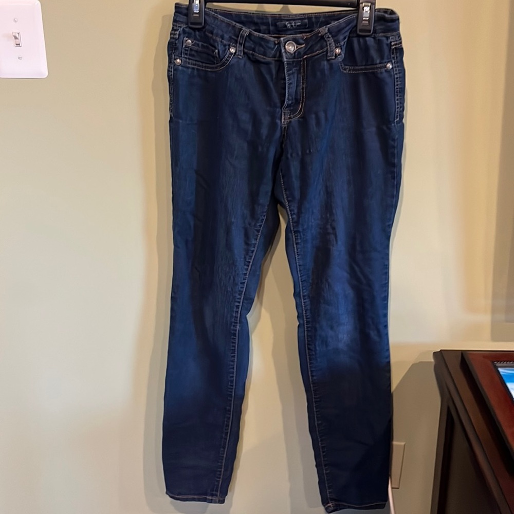 Jessica Simpson Mid Rise Straight Leg Dark Wash Kiss Me Jeggings. Size 29.